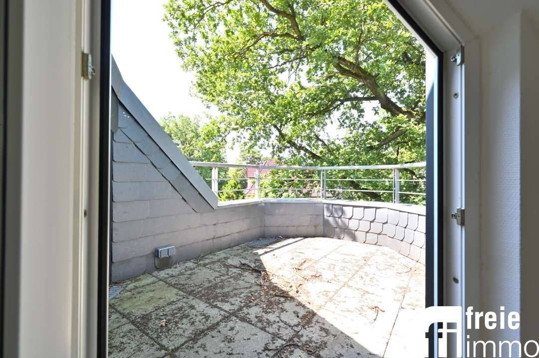 Dresden-Klotzsche: Bezugsfreie 1,5-Zimmer-Wohnung mit Stellplatz – 1109 Dresden – Vorschaubild 2