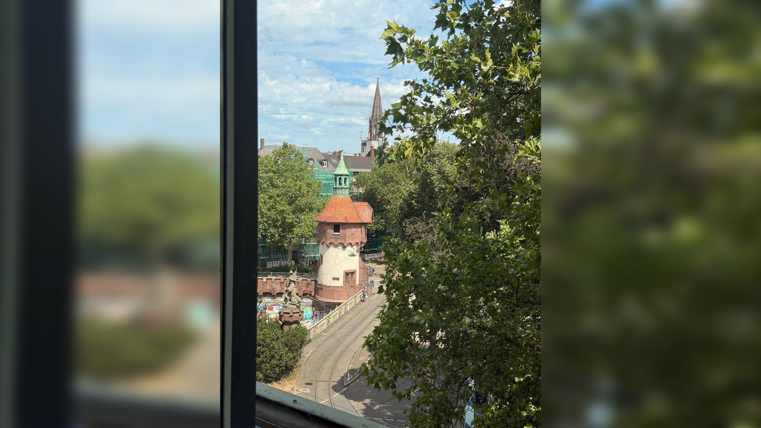 Maisonette-Charme  – sanierte, bezugsfreie 5-Zi-Altbauwohnung mit ausgebautem Speicher/Atelier – 79117 Freiburg im Breisgau – Vorschaubild 3