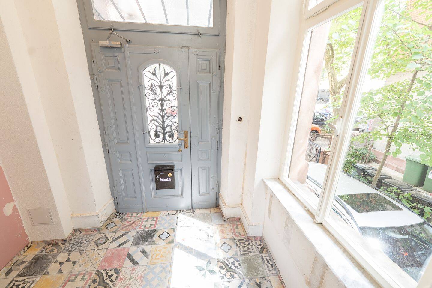 Maisonette-Charme  – sanierte, bezugsfreie 5-Zi-Altbauwohnung mit ausgebautem Speicher/Atelier – 79117 Freiburg im Breisgau – Vorschaubild 4