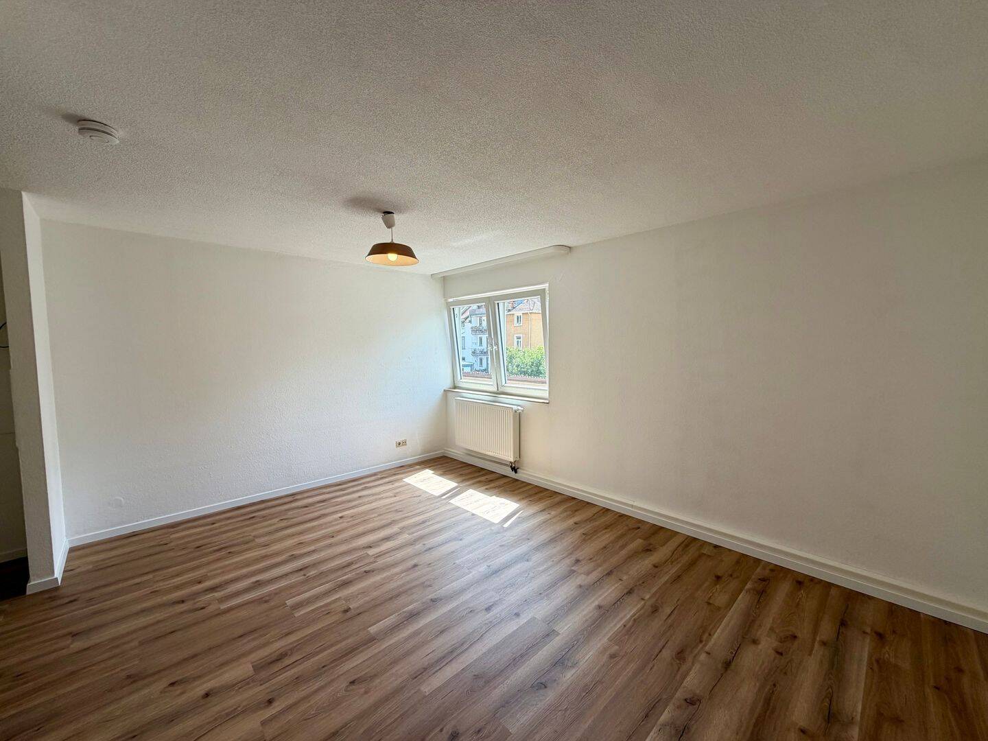 Bezugsfreie 1-Zimmer-Studentenwohnung in zentraler Lage von Freiburg-Oberau – 79102 Freiburg im Breisgau – Vorschaubild 8