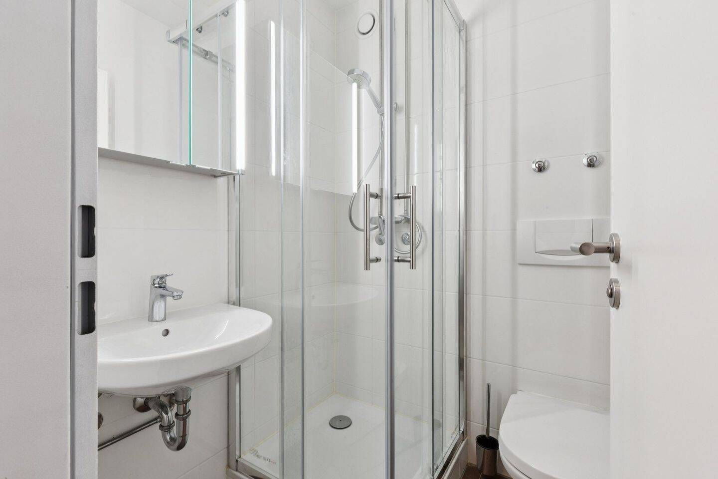 Ruhiges 1-Zimmer-Apartment mit Südterrasse und Duplex-Stellplatz in der Maxvorstadt – 80799 München – Vorschaubild 8