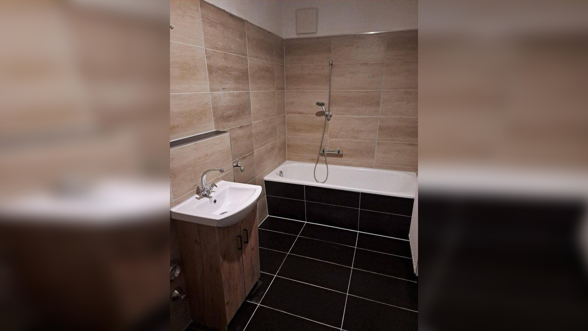 Erstbezug nach Sanierung – Großzügige 3-Raumwohnung in Zwickau-Nord im DG – 8058 Zwickau – Vorschaubild 4