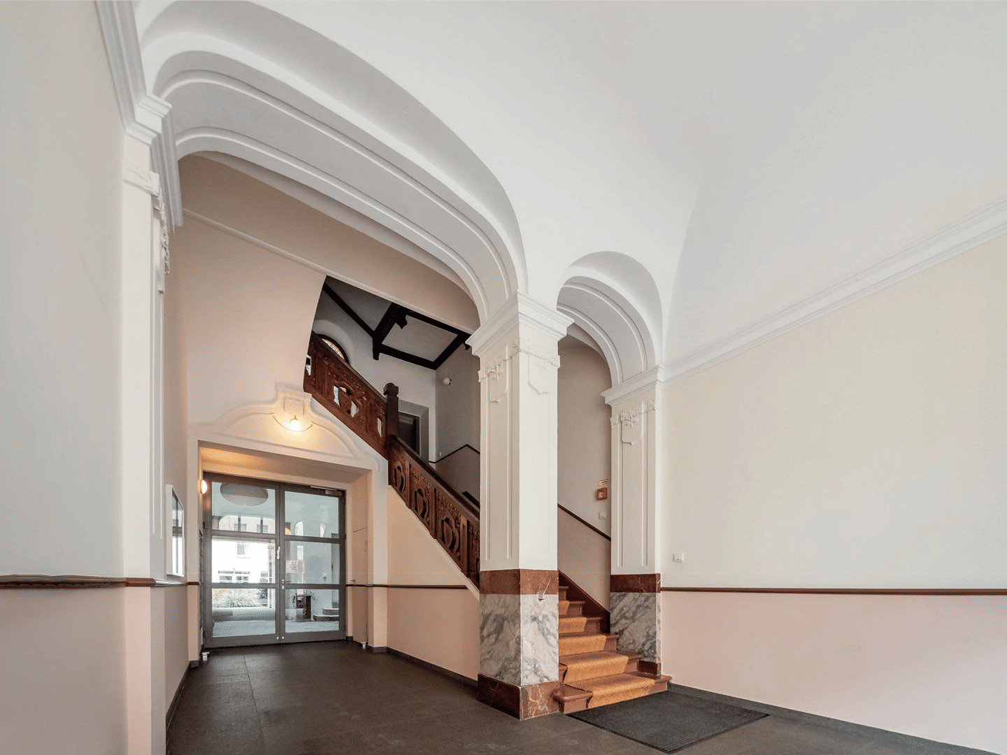 Uhlandstraße 45 – Stilvolle, frisch renovierte Dachgeschosswohnung im herrschaftlichen Altbau!! – 10719 Berlin – Vorschaubild 7
