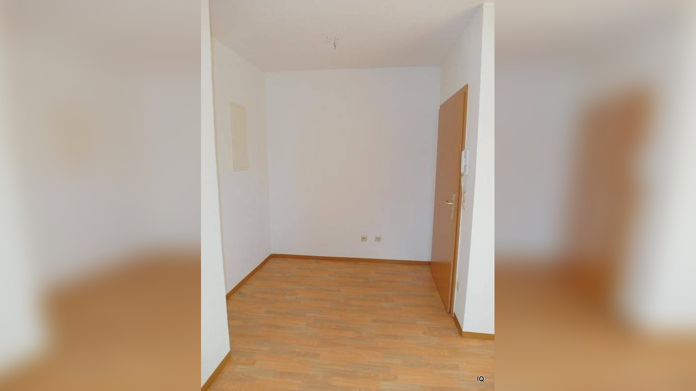 Gemütliche 2-Zimmer-Dachwohnung mit offener Küche & Bad mit Wanne und Dusche – 1917 Kamenz – Vorschaubild 7