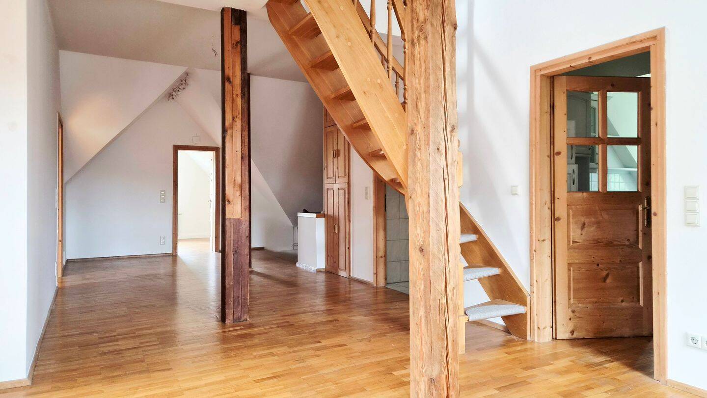 Schrägen, Geschichte & ganz viel Charme – außergewöhnliches Dachgeschoss im Villenviertel Langebrück – sofort bezugsfrei. – 1465 Dresden – Vorschaubild 9