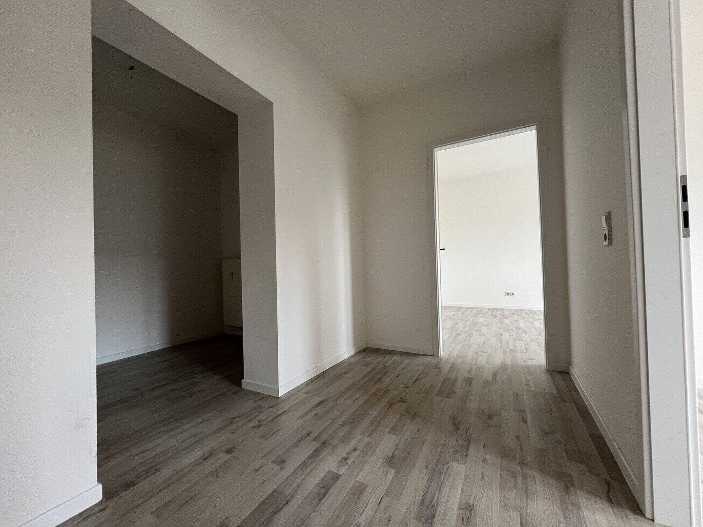 Erstbezug nach Sanierung – Großzügige 3-Raumwohnung in Zwickau-Nord im DG – 8058 Zwickau – Vorschaubild 10