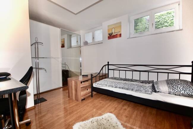 Lichtdurchflutete Garten-Maisonettewohnung in ruhiger Lage – Wohnen in einer kleinen Wohnanlage! – 80935 München – Vorschaubild 11