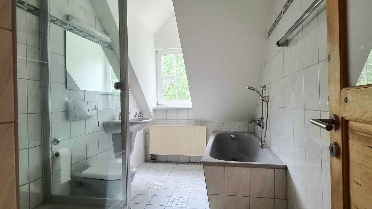 Schrägen, Geschichte & ganz viel Charme – außergewöhnliches Dachgeschoss im Villenviertel Langebrück – sofort bezugsfrei. – 1465 Dresden – Vorschaubild 11
