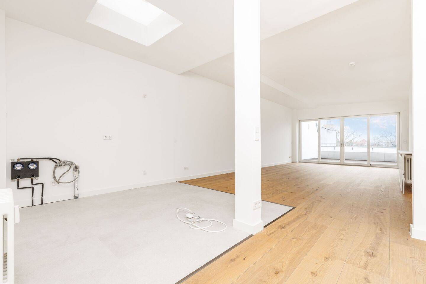 Uhlandstraße 45 – Stilvolle, frisch renovierte Dachgeschosswohnung im herrschaftlichen Altbau!! – 10719 Berlin – Vorschaubild 11