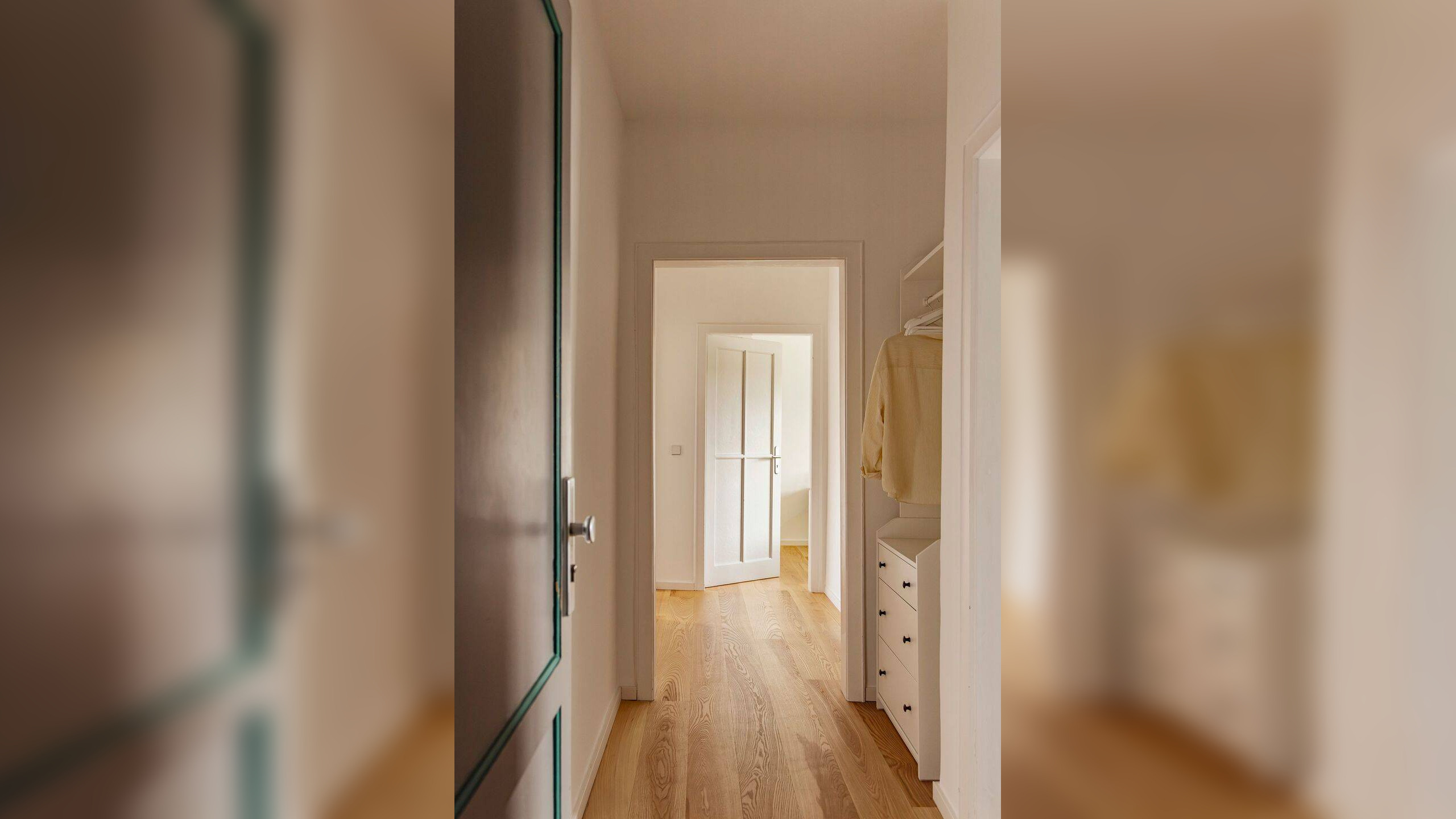 Über den Baumkronen – helle Zweizimmerwohnung mit Südwestbalkon & Aufzug – 10243 Berlin – Vorschaubild 11