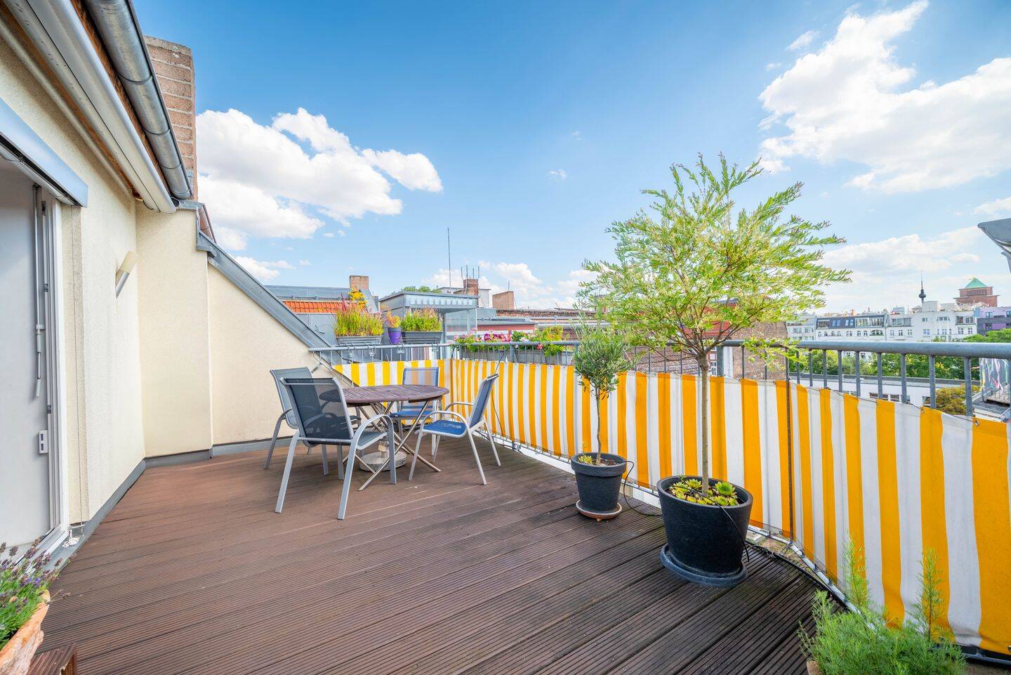 ?? Einzigartiges Penthouse im Prenzlauer Berg – 4,5 Zi., Kamin, Lift, Klima, Sauna & TG-Stellplatz – 10439 Berlin – Vorschaubild 7