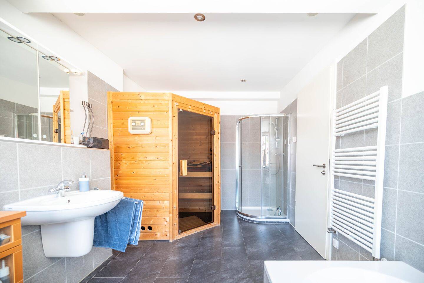 ?? Einzigartiges Penthouse im Prenzlauer Berg – 4,5 Zi., Kamin, Lift, Klima, Sauna & TG-Stellplatz – 10439 Berlin – Vorschaubild 11