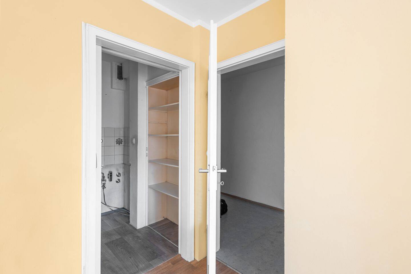 Bad en suite! Charmante 1,5-Zimmer-Eigentumswohnung in unmittelbarer Dultplatznähe – 93059 Regensburg – Vorschaubild 8