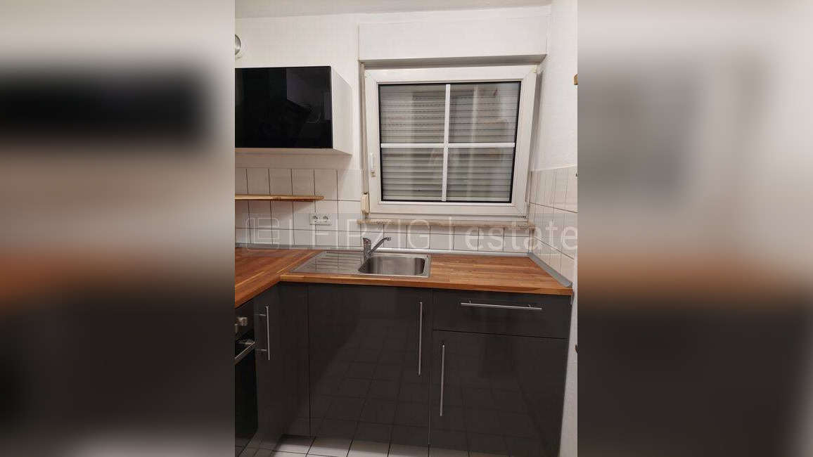 ab September* 2 Zimmer im Dachgeschoss*Balkon*Einbauküche*Stellplatz – 4808 Thallwitz – Vorschaubild 10