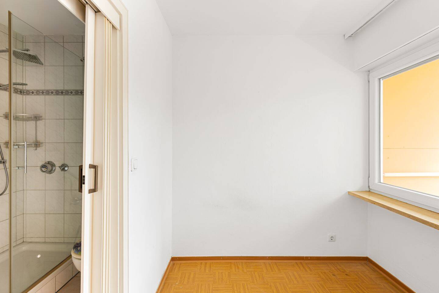 Bad en suite! Charmante 1,5-Zimmer-Eigentumswohnung in unmittelbarer Dultplatznähe – 93059 Regensburg – Vorschaubild 10