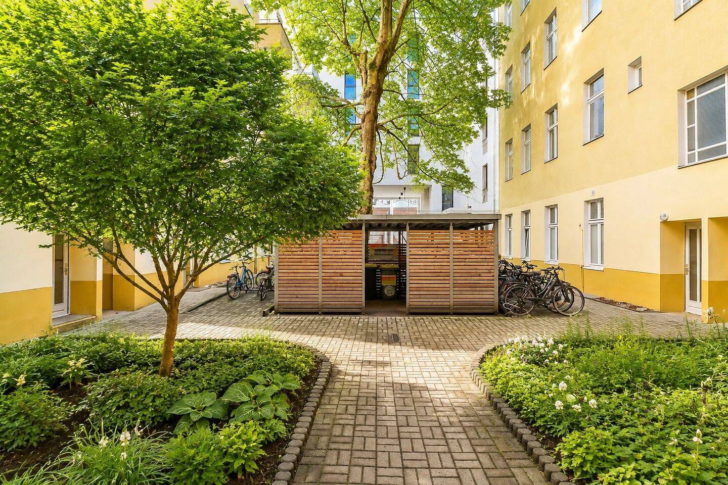 BEZUGSFREI & EINZUGSBEREIT: 100 m² Altbau mit West-Loggia – 10439 Berlin – Vorschaubild 10
