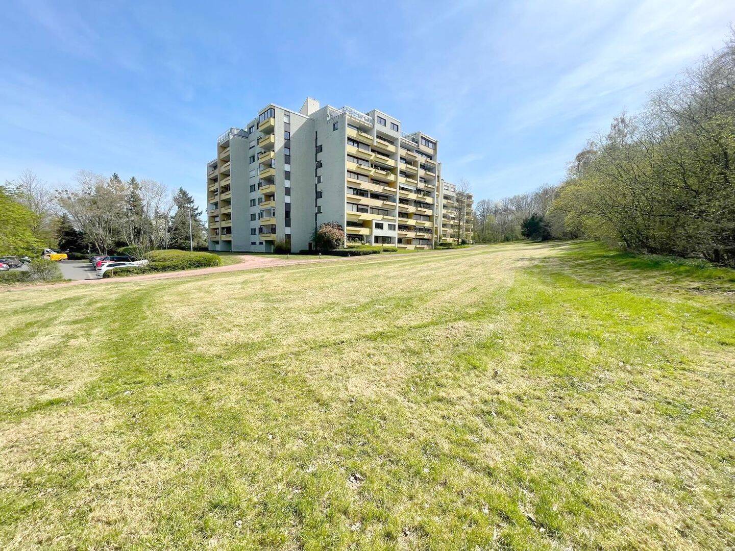 Wohnen im Grünen mit Ausblick – gepflegte 2-Zimmer-Wohnung mit Balkon und Tiefgarage! – 54296 Trier – Vorschaubild 9
