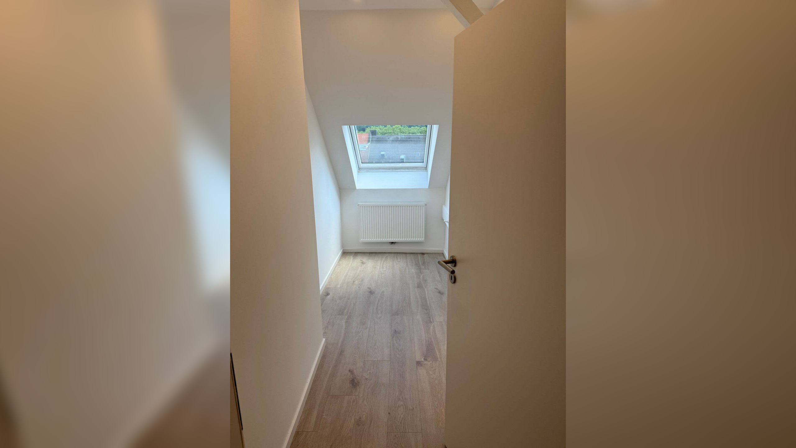 ERSTBEZUG ! Helle & frisch renoviere 3 ZKB Maisonette- Wohnung in 66121 Saarbrücken – 66121 Saarbrücken – Vorschaubild 9