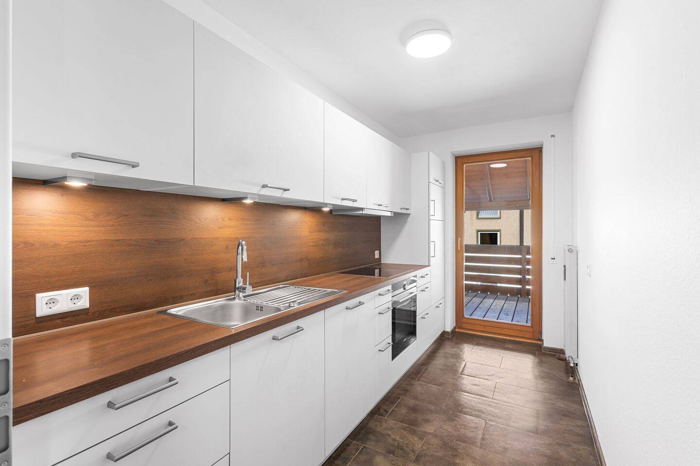Einziehen, wohlfühlen und Regensburg genießen! 4-Zimmer-Eigentumswohnung frisch renoviert – 93059 Regensburg – Vorschaubild 10