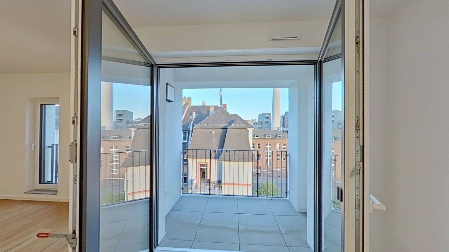 87 m² auf drei Zimmer: Erstbezug im 5. OG, Einbauküche inklusive, Gutleutviertel – 60327 Frankfurt am Main – Vorschaubild 10