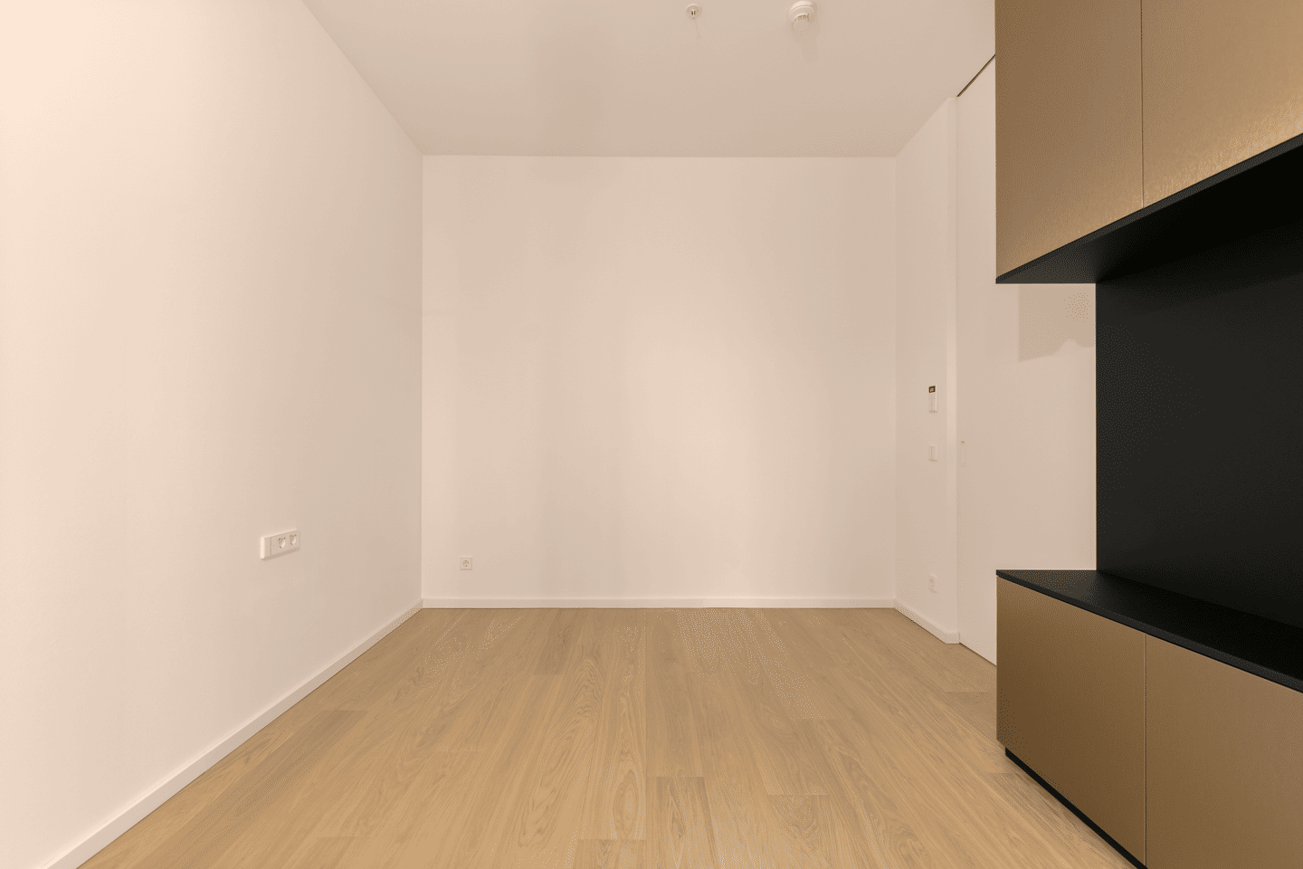 Modernes City-Loft im FOUR Frankfurt mit Blick auf die Alte Oper – 60315 Frankfurt am Main – Vorschaubild 8