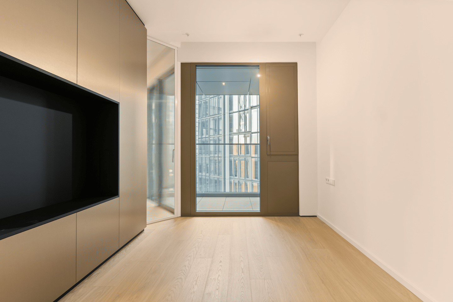 Modernes City-Loft im FOUR Frankfurt mit Blick auf die Alte Oper – 60315 Frankfurt am Main – Vorschaubild 9