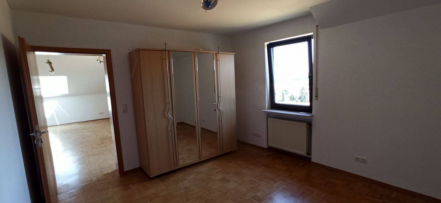 Großzügiges Wohnen mit Rhönblick: Gepflegte 3-Zimmer-DG-Wohnung – 36041 Fulda – Vorschaubild 11