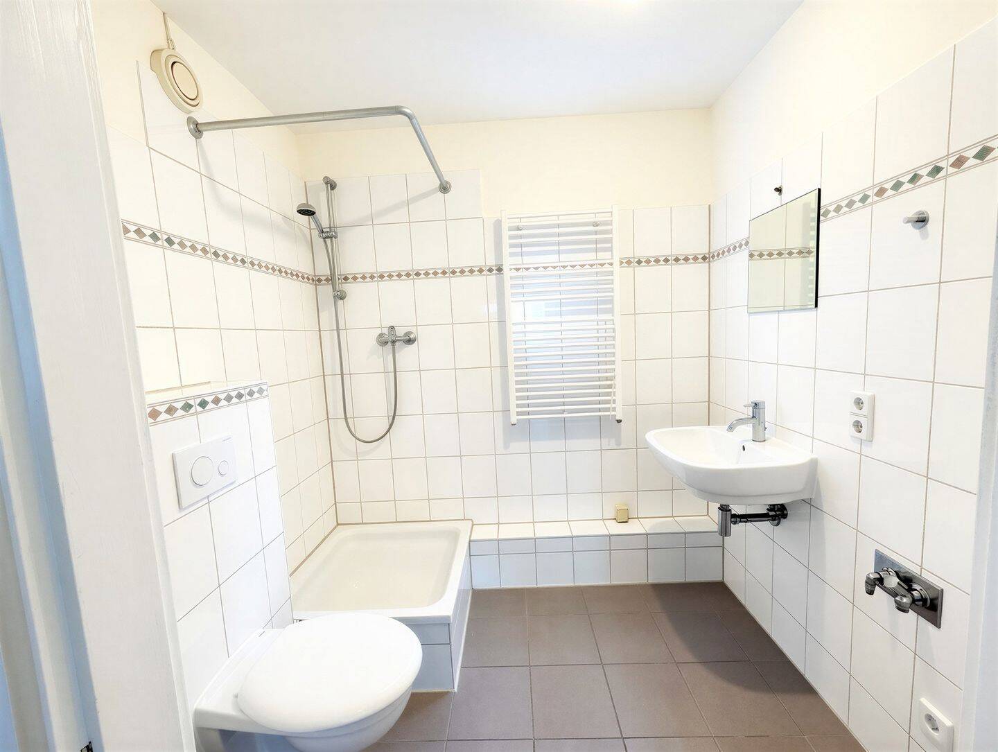 Skyline Living in Berlin-Mitte, großzügige 3-Zimmer-Wohnung mit spektakulärem Ausblick – 10117 Berlin – Vorschaubild 9