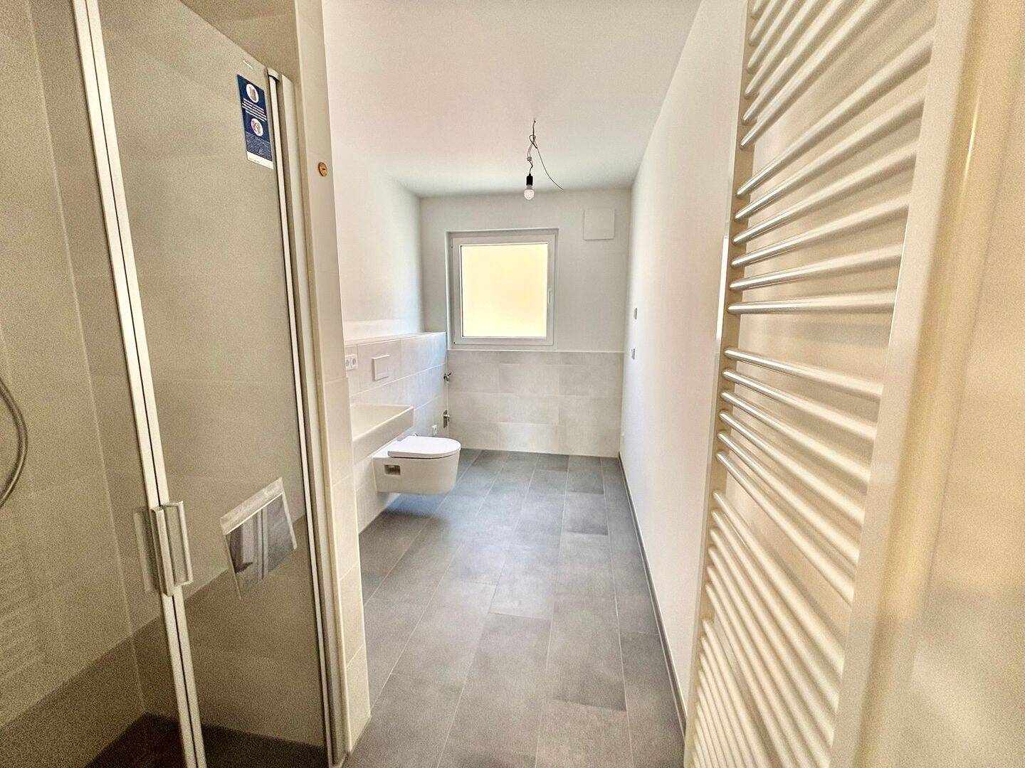 3 Zimmer mit Einbauküche, Tageslichbad, Gäste-WC, Keller und Lift – 65189 Wiesbaden – Vorschaubild 9