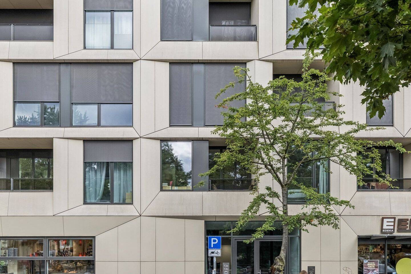 Hochwertiges Wohnen in GRAFT-Architektur – stilvolle 2-Zimmer-Wohnung mit Balkon – 10119 Berlin – Vorschaubild 11