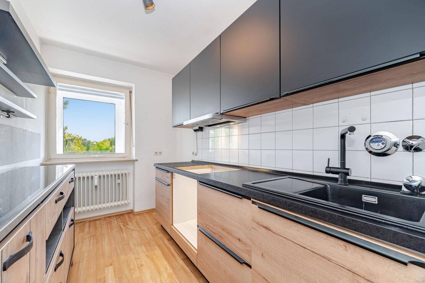 Bezugsfreie 2-Zimmer-Wohnung mit großzügiger Süd-Loggia und gepflegtem Zustand – 80992 München – Vorschaubild 6