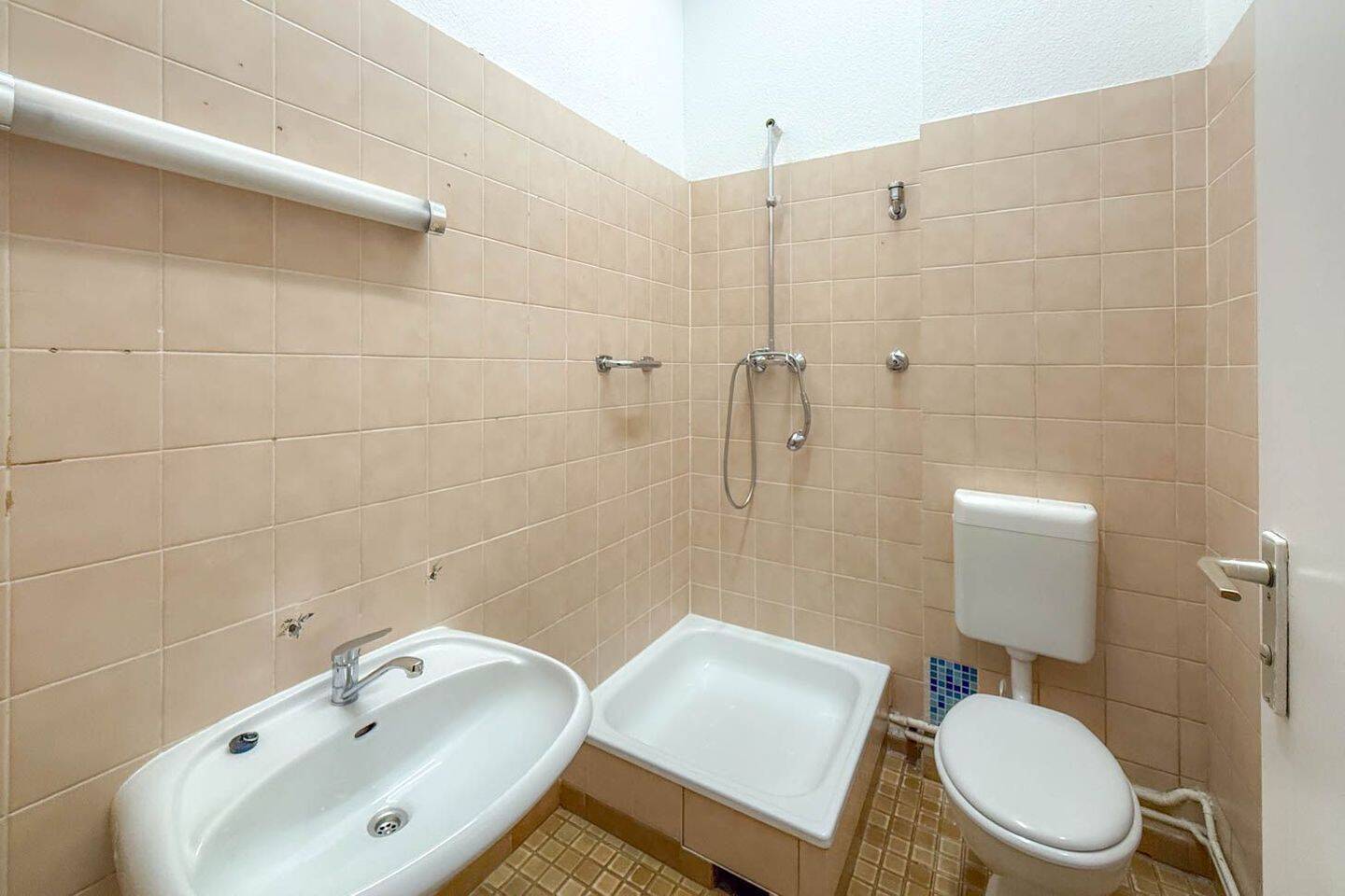 Großzügige 2-Zimmer-Eigentumswohnung, im EG eines charmanten Altbaus. – 13349 Berlin – Vorschaubild 5