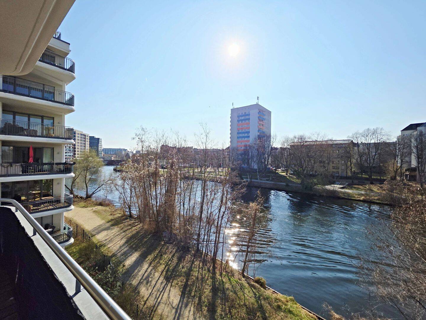 Freie, barrierefreie 3-Zimmer-Wohnung mit Wasserblick, EBK, Fußbodenheizung, Lift und TG! – 10589 Berlin – Vorschaubild 10