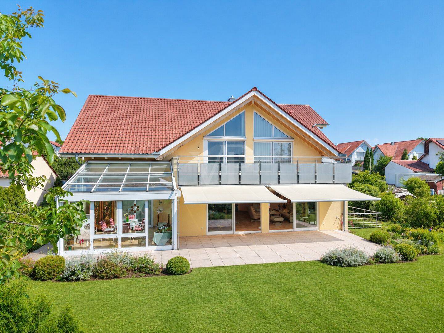 Zwei Generationen, ein besonderes Zuhause – großzügiges Zweifamilienhaus am Feldrand – 74078 Heilbronn – Vorschaubild 2