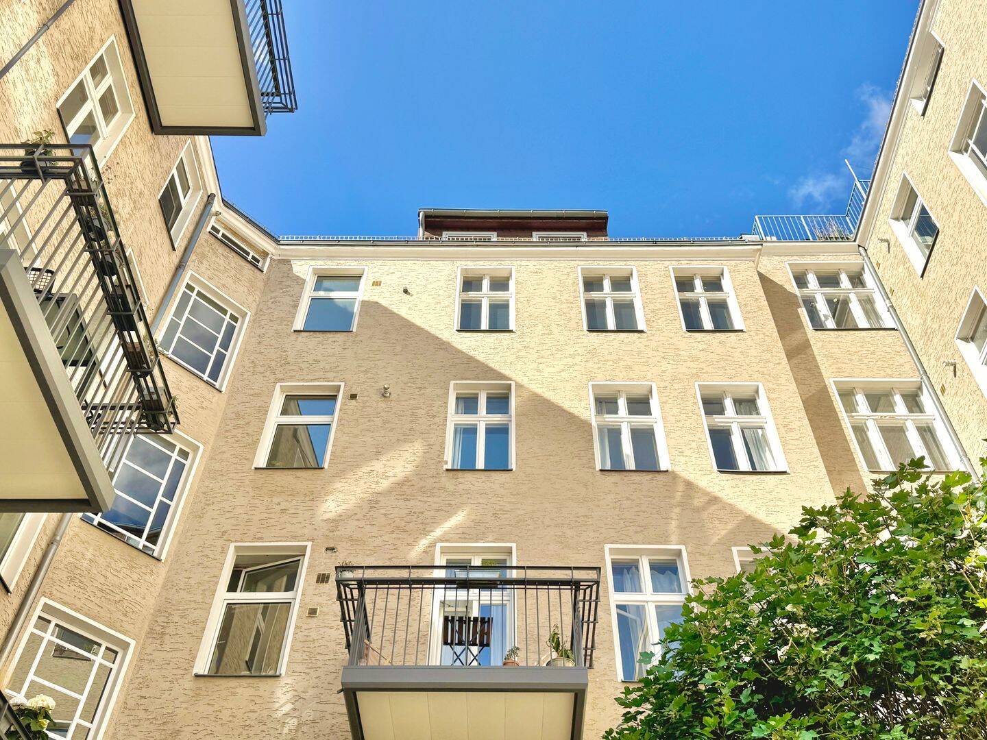 Beliebte Spreelage mit urbanem Flair! Vermietete Altbauwohnung mit hohem Wertsteigerungspotential – 10999 Berlin – Vorschaubild 9