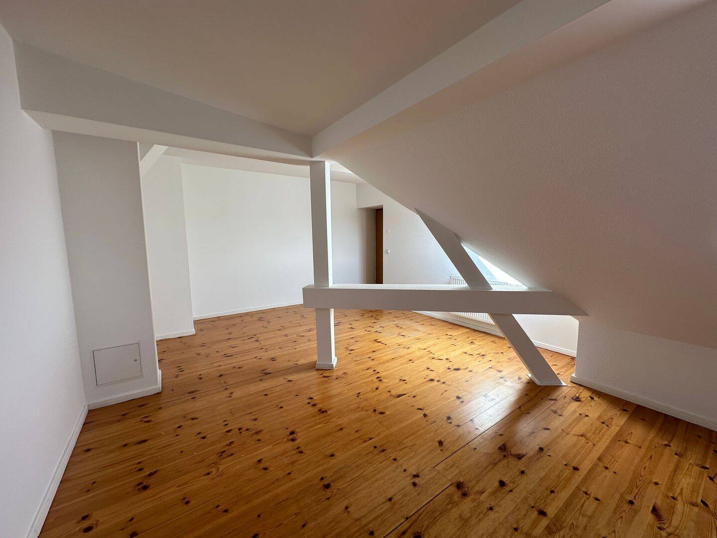 ***Großzügige und lichtdurchflutete Dachgeschosswohnung mit modernem Wohnkonzept*** – 10553 Berlin – Vorschaubild 7