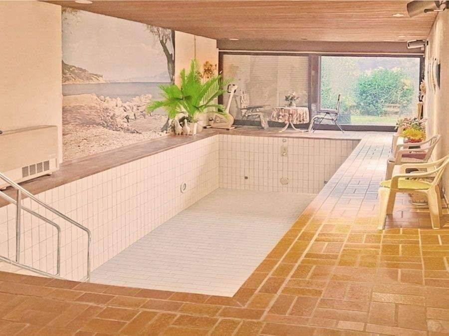 Stuttgart-Hoffeld: Herrlicher unverbaubarer Blick ins Ramsbachtal – Einfamilienhaus mit Einliegerwohnung, Garten &Garage – 70597 Stuttgart – Vorschaubild 9