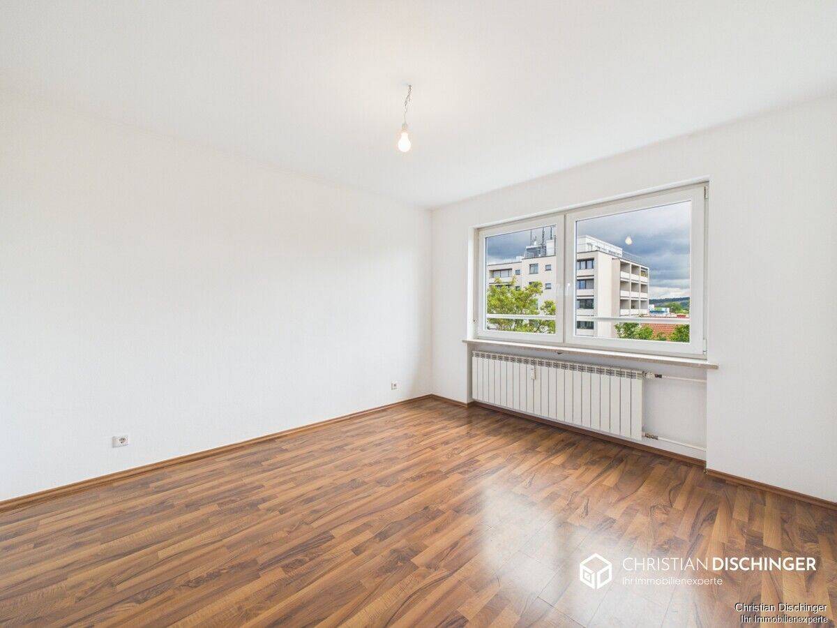 Viel Platz zum Wohnen – 4-Zimmer-Wohnung mit Balkon und Aufzug – 93053 Regensburg – Vorschaubild 3