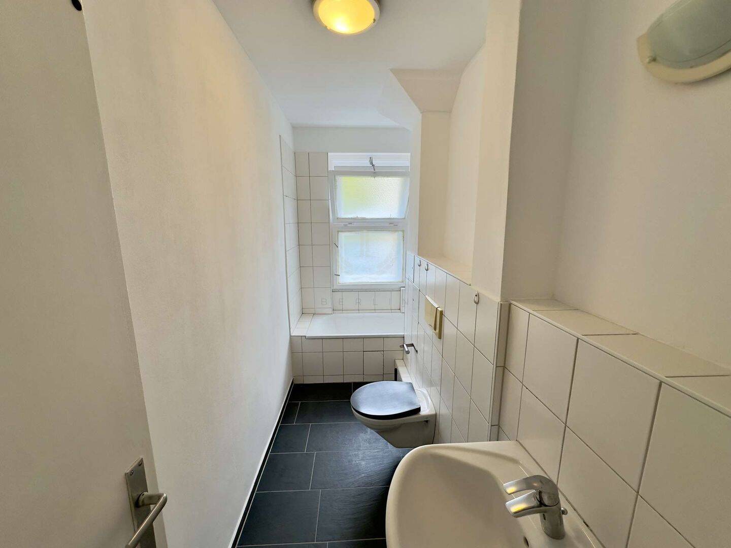 Bezugsfrei! Helle 4 Zimmerwohnung in bester Lage – 10589 Berlin – Vorschaubild 8