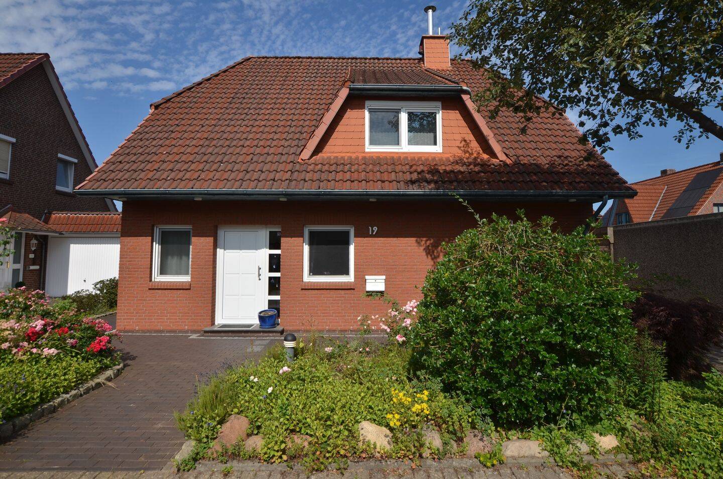 Familientraum mit Luxusausstattung in kleiner Wohnsiedlung! – 28277 Bremen – Vorschaubild 2
