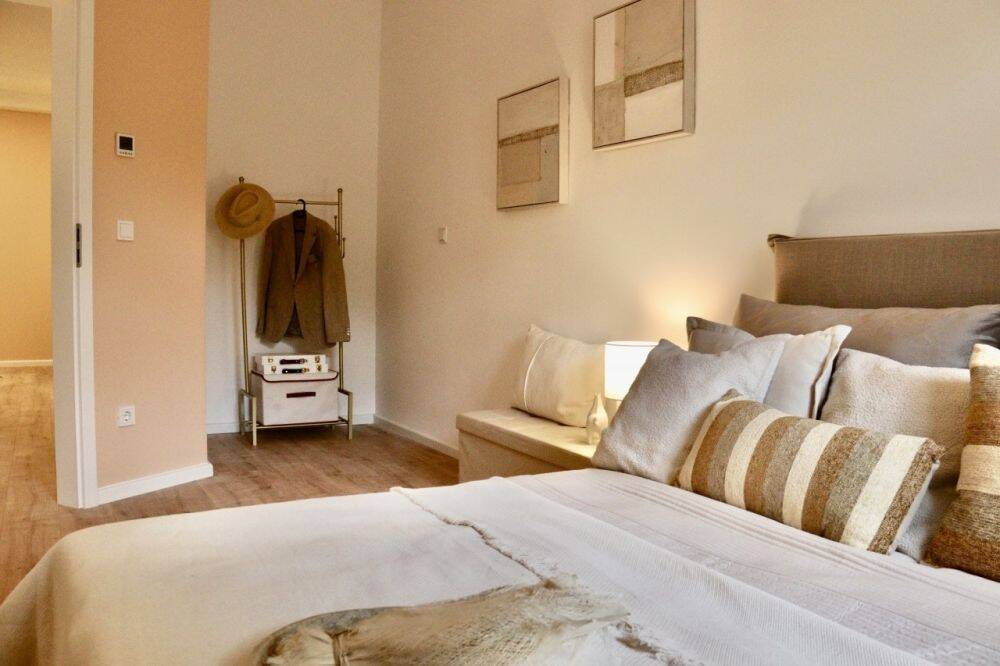 Erstbezug nach Kernsanierung: Hochwertig ausgestattete 2-Zimmer-Souterrain-Wohnung mit Design-EBK, vollständig möbliert, bezugsfrei – 12165 Berlin – Vorschaubild 5