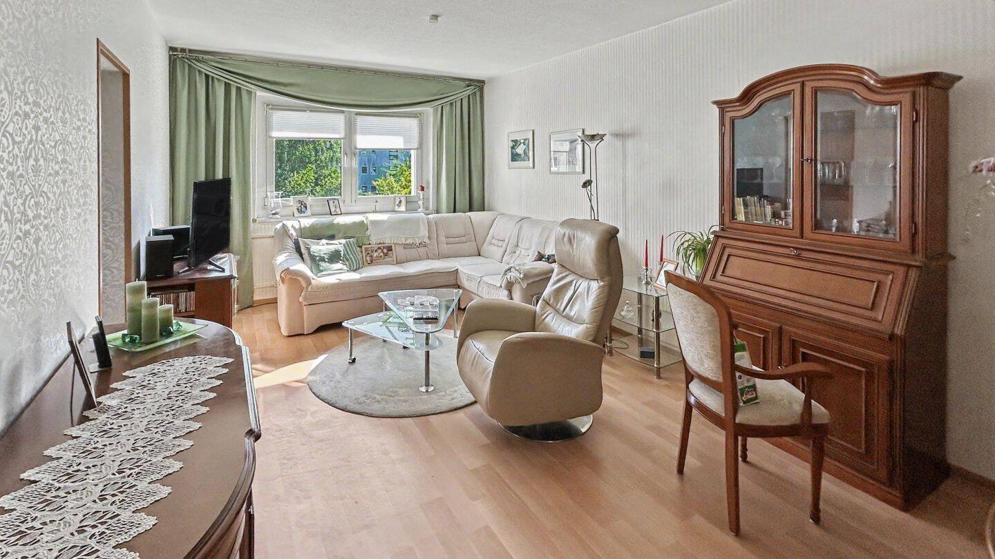 Attraktive 4-Zimmer-Wohnung mit Balkon in gepflegter Wohnanlage in Berlin – 13059 Berlin – Vorschaubild 2