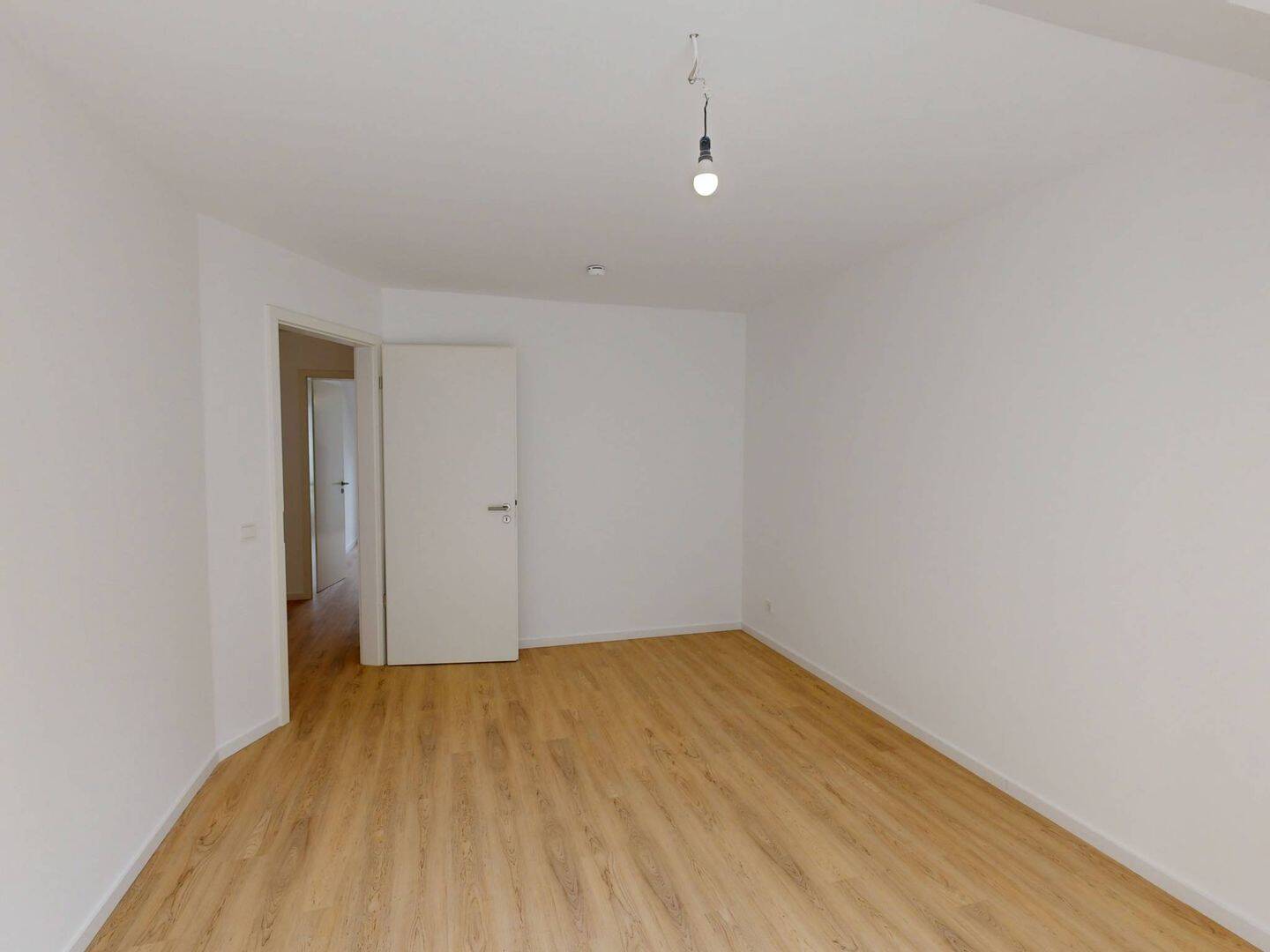Wohnen mit doppeltem Freiluftbonus – moderne 2-Zimmer-Wohnung mit zwei Balkonen – 20535 Hamburg – Vorschaubild 5