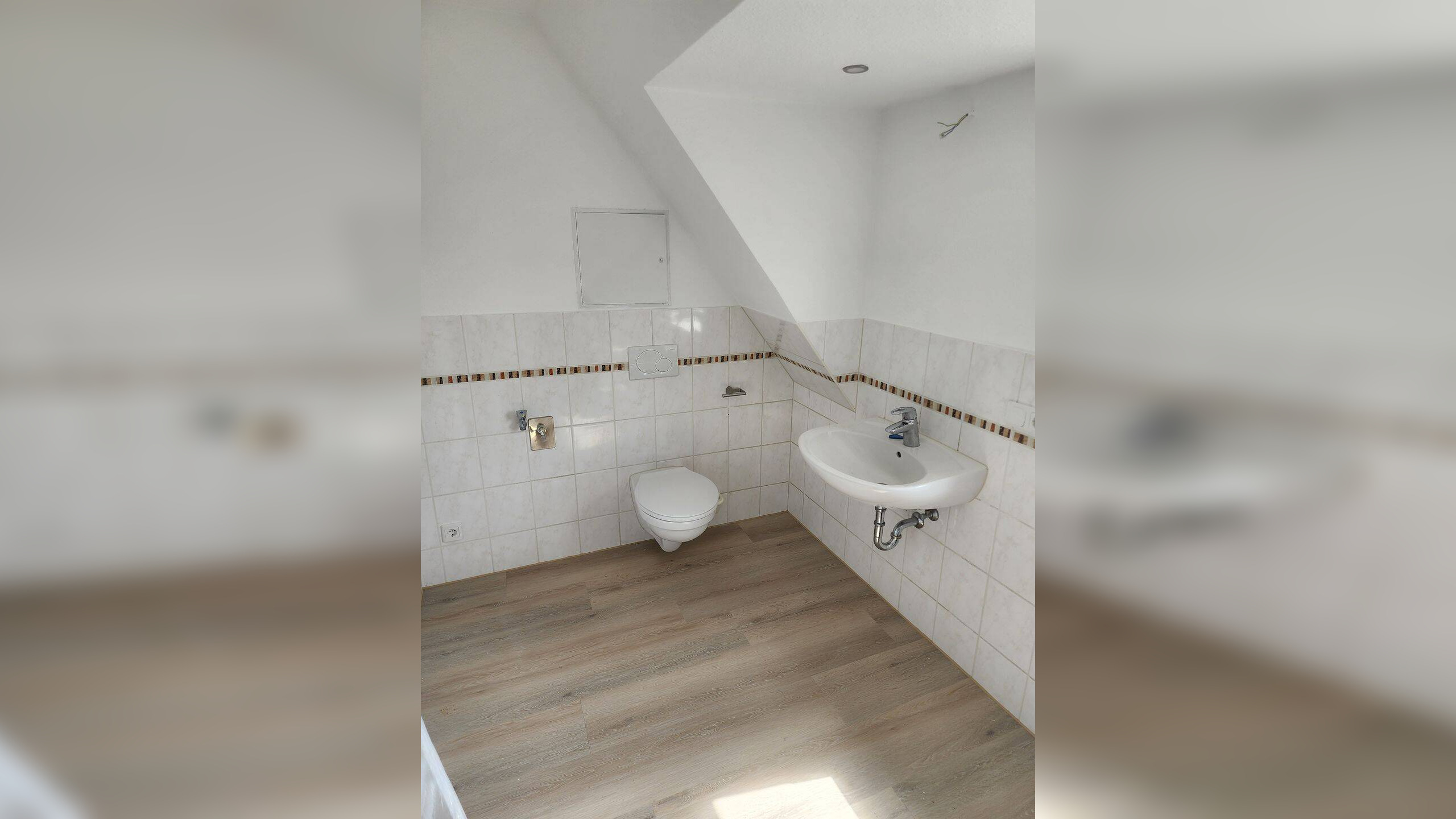 gemütliche 2 Raum Wohnung mit Balkon und Spitzboden – 99092 Erfurt – Vorschaubild 2