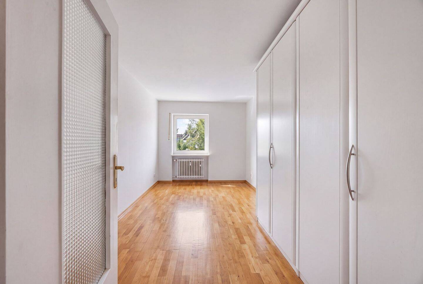 Großzügige 4-Zimmerwohnung mit viel Potenzial und 2 Balkonen – 80686 München – Vorschaubild 5