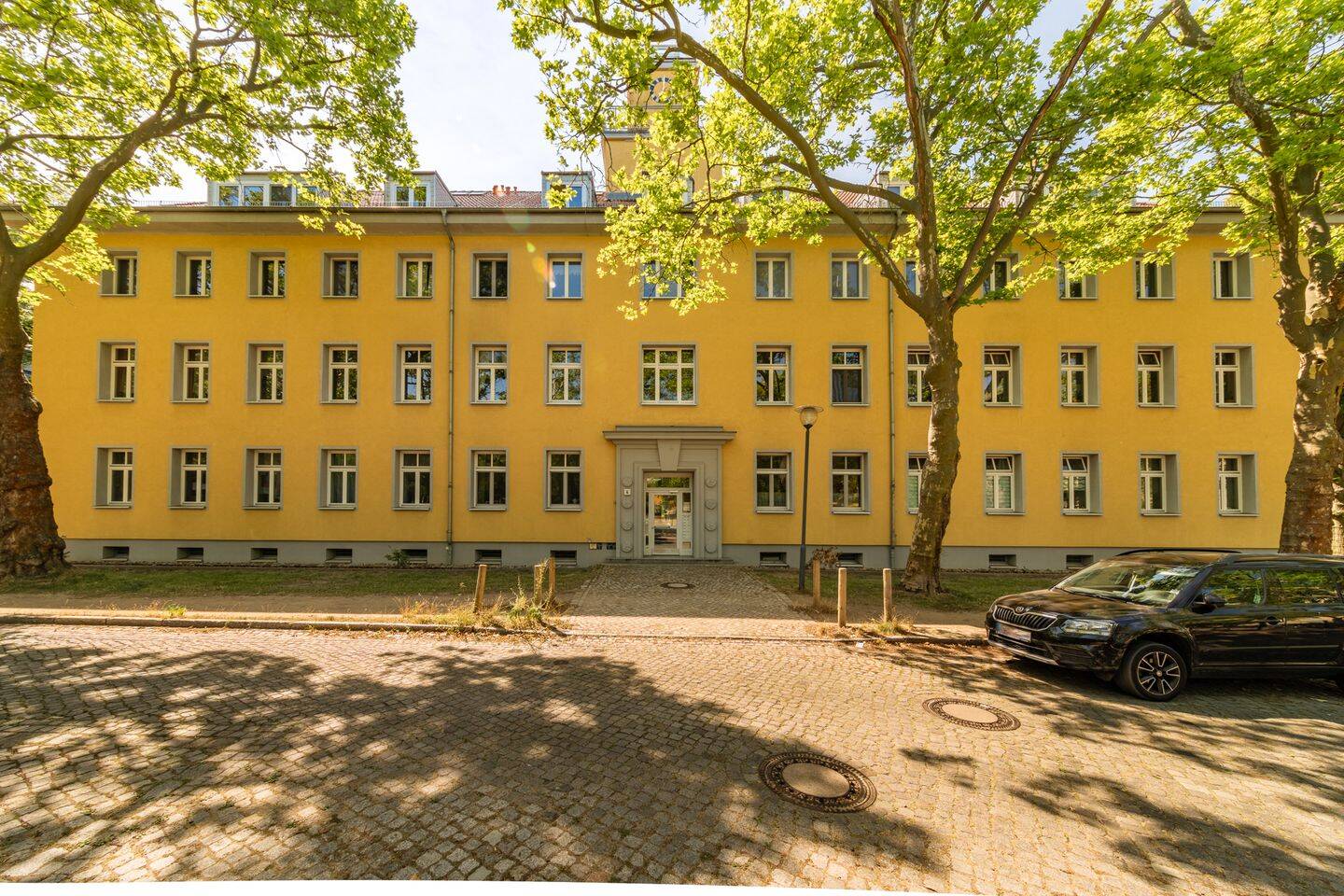 Lichtdurchflutete 2-Zimmer-Wohnung mit Parkett, Balkon, EBK und TG in Top-Lage – 14469 Potsdam – Vorschaubild 2