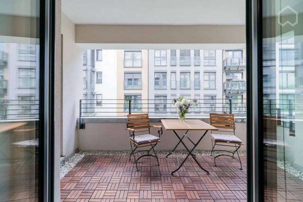 Bezugsfreie 2-Zimmer-Wohnung, neuwertig, luxuriös ausgestattet, Balkon, viele effektive Extras – 10179 Berlin – Vorschaubild 2