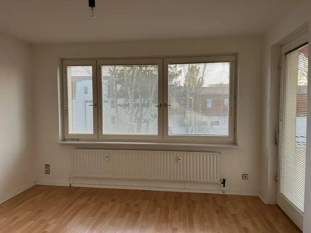 Frisch renovierte 3-Zimmer-Wohnung mit Balkon/Loggia & Tiefgarage in Berlin-Lankwitz – 12247 Berlin – Vorschaubild 4