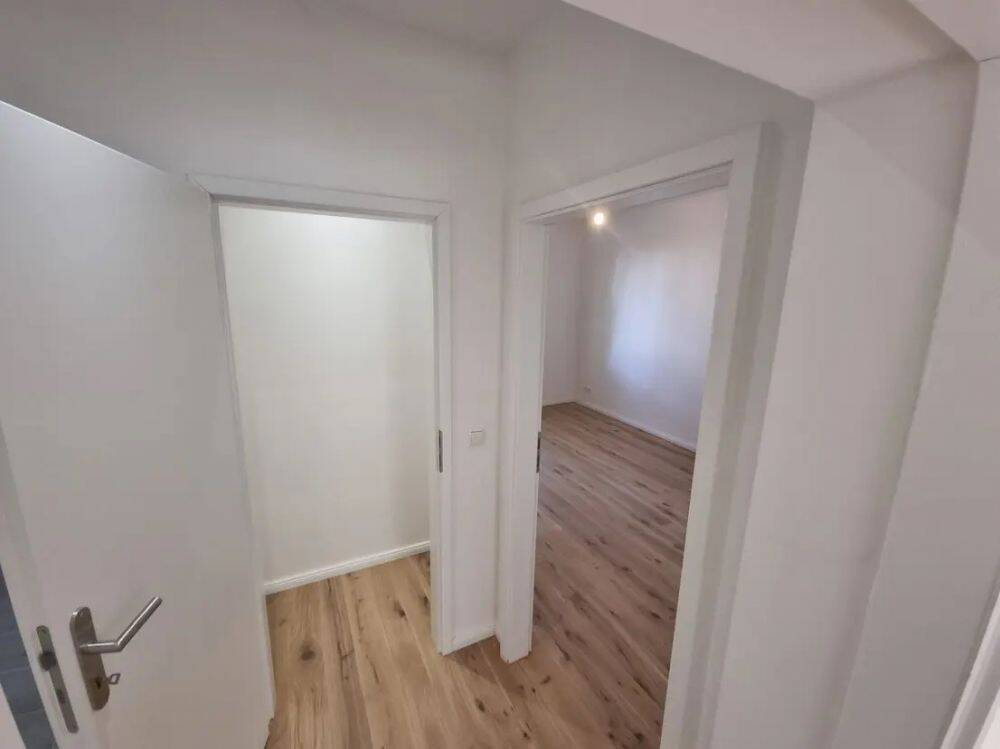 helle 2 Zimmer-Wohnung mit Balkon, saniert, zentral liegend in Berlin-Marienfelde, sofort bezugsfrei – 12279 Berlin – Vorschaubild 5