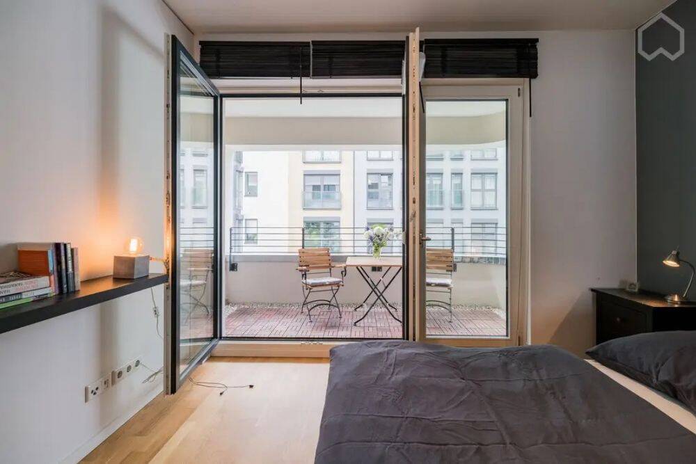 Bezugsfreie 2-Zimmer-Wohnung, neuwertig, luxuriös ausgestattet, Balkon, viele effektive Extras – 10179 Berlin – Vorschaubild 4